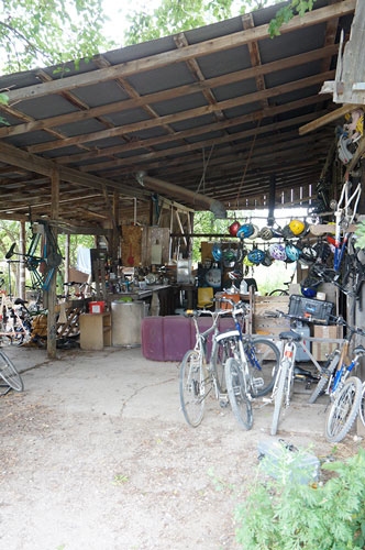 DR-bike-kitchen2.jpg
